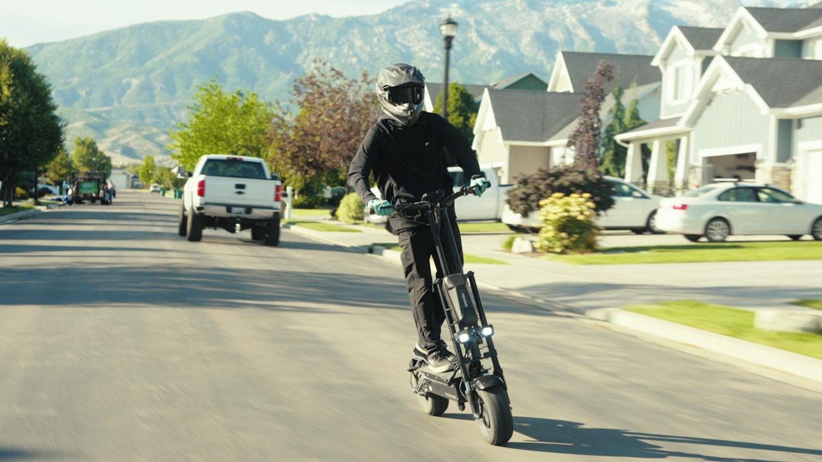 Teewing Z4 Pro 8000W Dual Motor Electric Scooter
